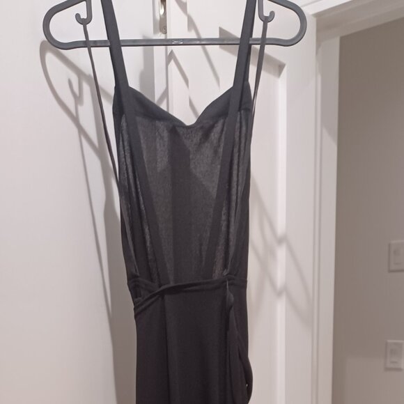 Backless long dress A.K.A. - Picture 3 of 5